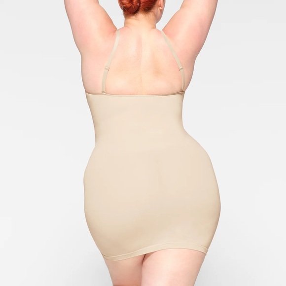 SKIMS Seamless Sculpt Slip Dress Shape Wear | Size Medium | NEW Without Box - Picture 4 of 8
